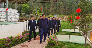 贛州市委常委、常務(wù)副市長高世文一行先后到挺進環(huán)保定南馬山逕、龍南黃沙稀土尾水項目調(diào)研