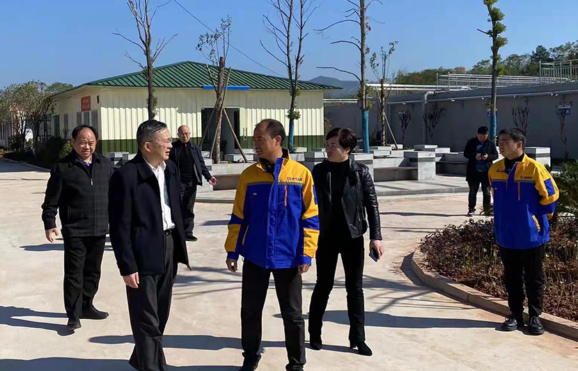 江西省生態(tài)環(huán)境廳黨組成員、副廳長(zhǎng)龍剛一行蒞臨挺進(jìn)環(huán)保和樂新村污水處理站視察調(diào)研
