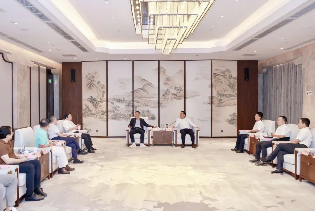 江西省萍鄉(xiāng)市委副書記、市長熊運浪會見天高集團李平總裁一行